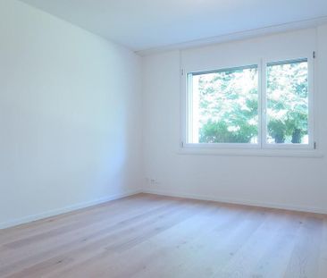 Traumwohnung mit grossem Garten, Wintergarten und Terrassen in Muri - Photo 2