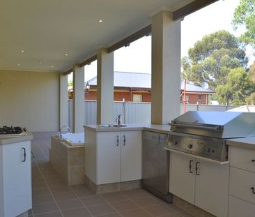 84 Sternberg Street, 3550, Bendigo Vic - Photo 2