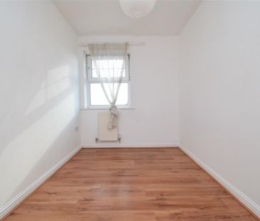 St Christophers Walk, Burton Street - Photo 4