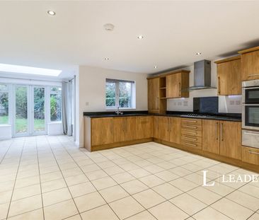 5 bedroom house to rent Hersham Road, Hersham, Walton-on-Thames, KT12 - Photo 2