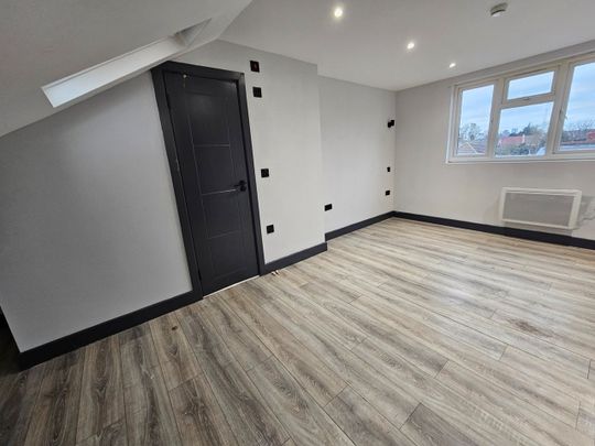 Studio Flat, Brownhill Road, SE6 - Photo 1