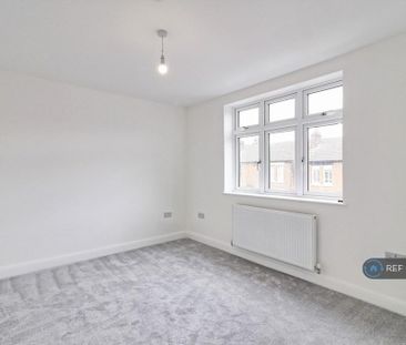 4 bedroom terraced house to rent - Photo 4