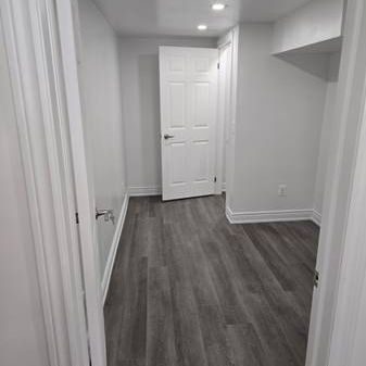 2-bedroom basement apartment - Photo 4