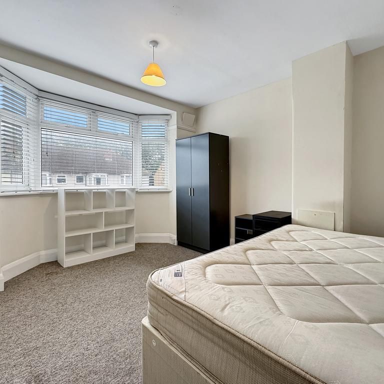 4 bedroom terraced house to rent - Photo 1