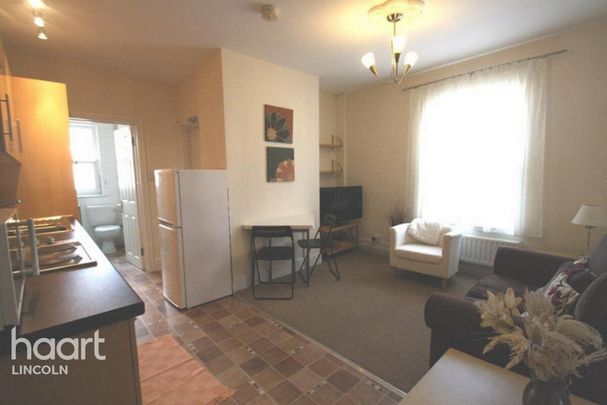 1 bedroom flat to rent - Photo 1