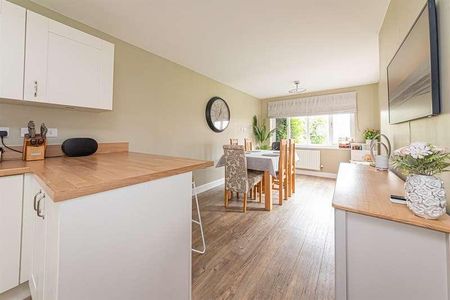 Weaver Avenue, Arborfield Green, RG2 - Photo 4