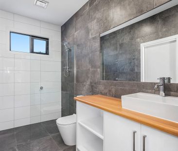 Comfort, Style & Convenience! - Photo 5