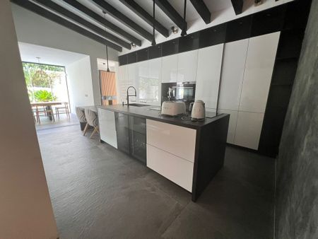 5 bedroom luxury Villa for rent in Nueva Andalucia, Andalusia - Photo 5