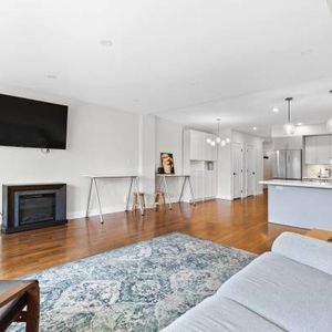 Rare 3 bedroom gem 1200+sqft in Roncesvalles / High Park - Photo 2