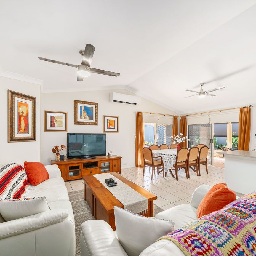 Low-Set Elegance in Murrumba Downs - Photo 1