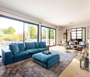 Maison • Gressets-Centre-Garenne-Bechevet - Photo 2