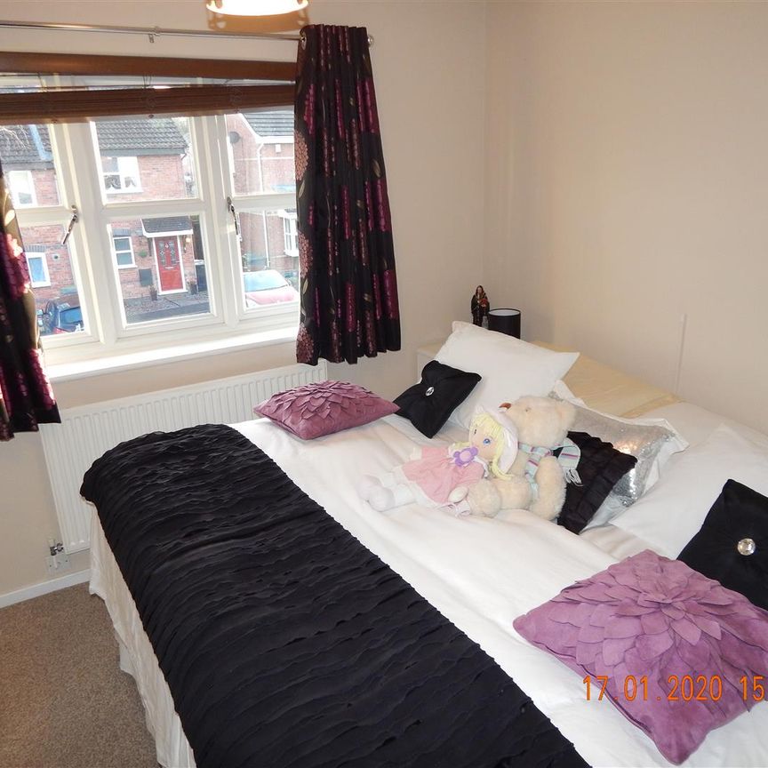 Terrys Close, Redditch - Photo 1