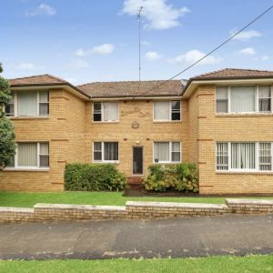 Convenient 1 Bedroom Apartment in a Great Location - Photo 2