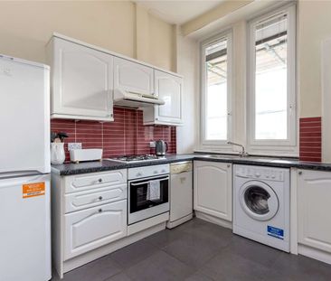 A spacious one bedroom apartment, available on a furnished basis in... - Photo 1