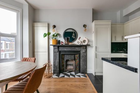 2 Bed Flat, College Place, NW1 - Photo 3