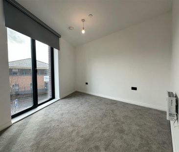 3 bedroom apartment to rent - Photo 4