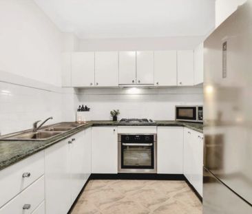 Stylish One-Bedroom Apartment in the Heart of Willoughby - Photo 6