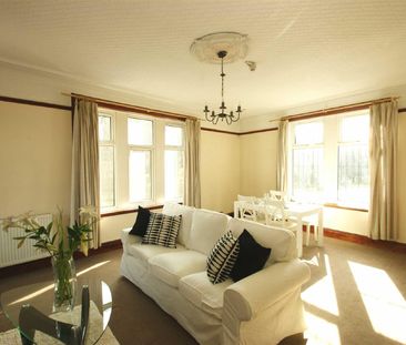 Ravenscar Avenue, Leeds - Photo 2