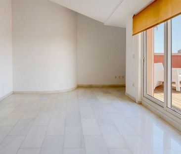 4 room luxury penthouse for rent in Valencia, Spain - Photo 2