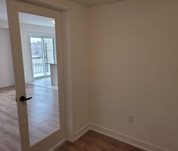 For Lease - 34 Silo Mews, Barrie, Ontario - Photo 2