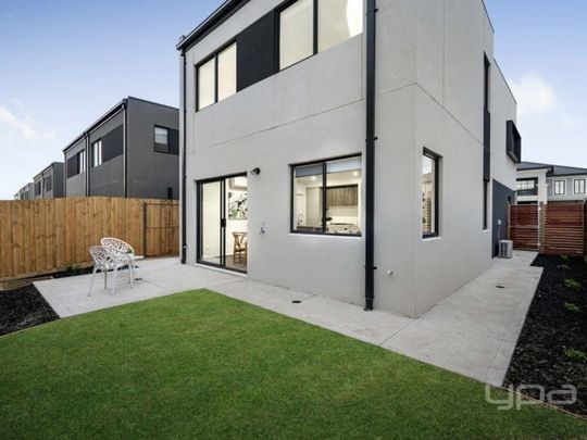 Brand New Street Facing Townhouse! - Photo 1