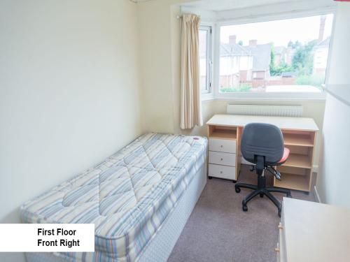 4 bedroom semi-detached house to rent - Photo 1