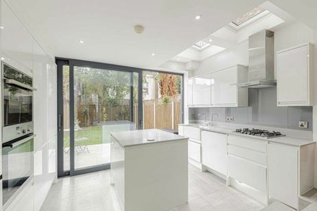 Lancaster Road, Walthamstow, E17 - Photo 5