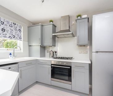 3 bedroom detached house to rent - Photo 2