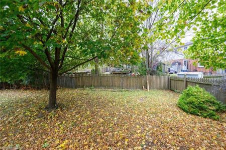 For Lease - 8 Buss Court, Thorold, Ontario - Photo 2