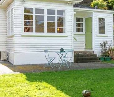 Sunny standalone home with large rear section - Photo 5