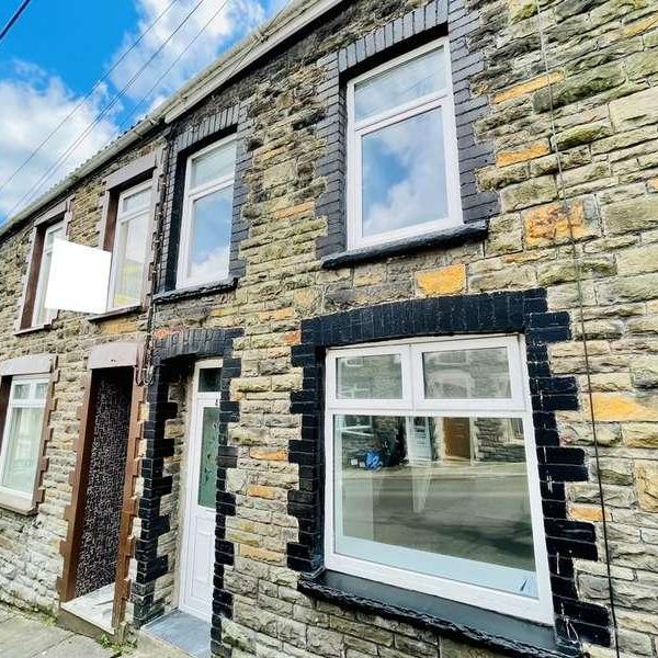 Webster Street, Treharris, CF46 - Photo 1