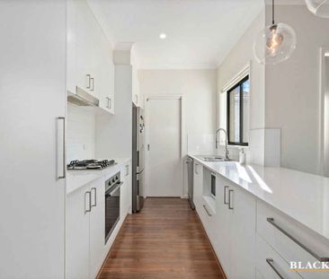 Modern Townhouse Living in a Prime Parkside Location - Photo 2