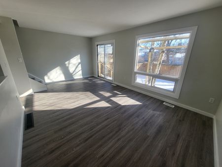 941 Oakview Avenue, Kingston, ON K7M 6V4 - Photo 3