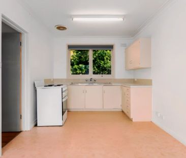 2 Bed, 1 Bath - Photo 4