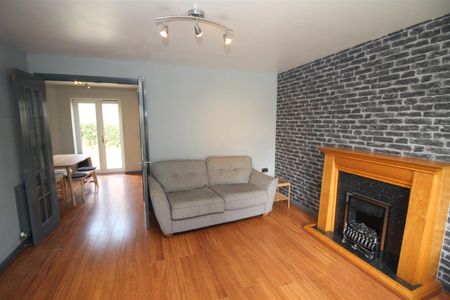 3 bedroom End of terrace house to rent in Somervyl Avenue, Longbenton, Newcastle upon Tyne NE12 - Photo 2