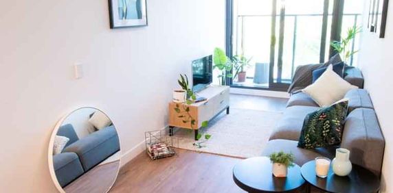 3 Bed Apartment Top Floor - Photo 2