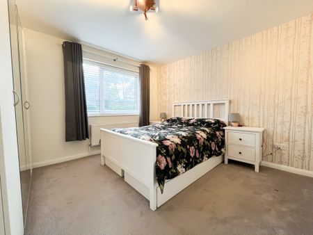 2 bed flat to rent in Broadlands Court, Wokingham Road, Bracknell, Berkshire, RG42 1PJ - Photo 3