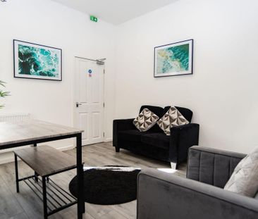 1 bedroom in a house share to rent - Photo 1