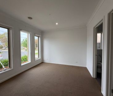 Low-Maintenance Living in the Heart of Mernda Village - Photo 5