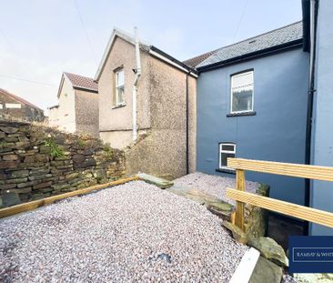 3 bedroom terraced house to rent - Photo 2