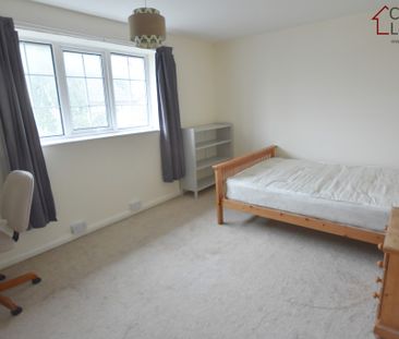 3 Bedroom End Terraced House - Photo 6