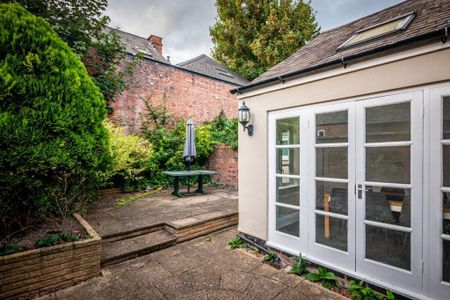 6 bedroom terraced house to rent - Photo 5
