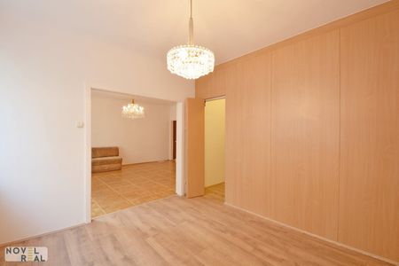Großzügige 4-Zimmer-Wohnung mit 2 Balkonen und hochwertiger Ausstattung in zentraler Lage! - Photo 2