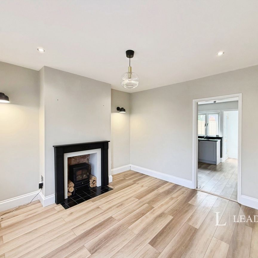 2 bedroom house to rent Junction Road, Burgess Hill, West Sussex, RH15 - Photo 1