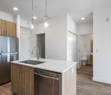 Brand New 2 Bedroom in Sterling at Bell Centre B2-B8 – First 2 Mont... - Photo 2