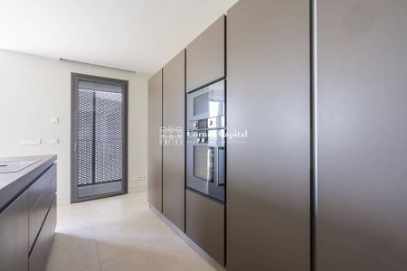 3 bedroom luxury Apartment for rent in Barcelona, Spain - Photo 2