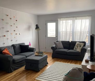 Bachelor - 1 Rue Brown, Sainte-Anne-de-Bellevue - Photo 1