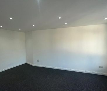 5 bedroom semi-detached house to rent - Photo 3