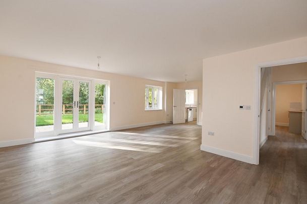 3 bedroom semi-detached house to rent - Photo 1