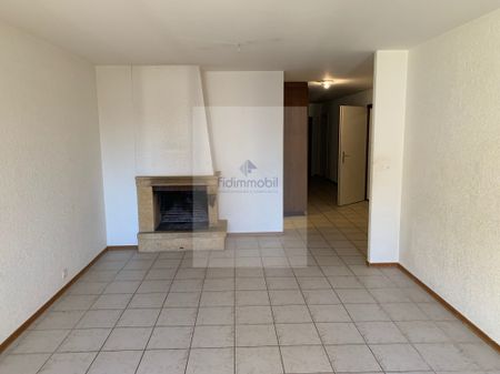 APARTMENT NEAR ALL AMENITIES WITH BALCONY AND CHIMNEY - Foto 4